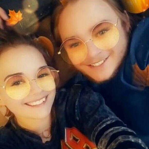 Meet your Posher, Irisa - Picture 1 of 1